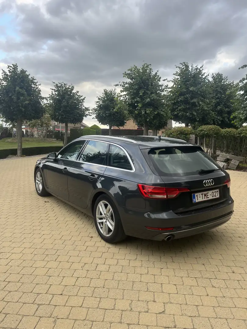 Audi A4 ultra s-tronic sport 2.0 TDI Bleu - 2