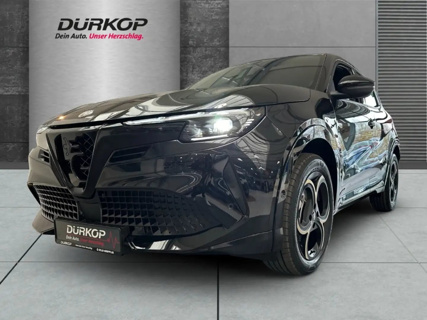 Alfa Romeo Junior Ibrida 1.2 VGT Intensa Pano Alcantara Schwarz - 1