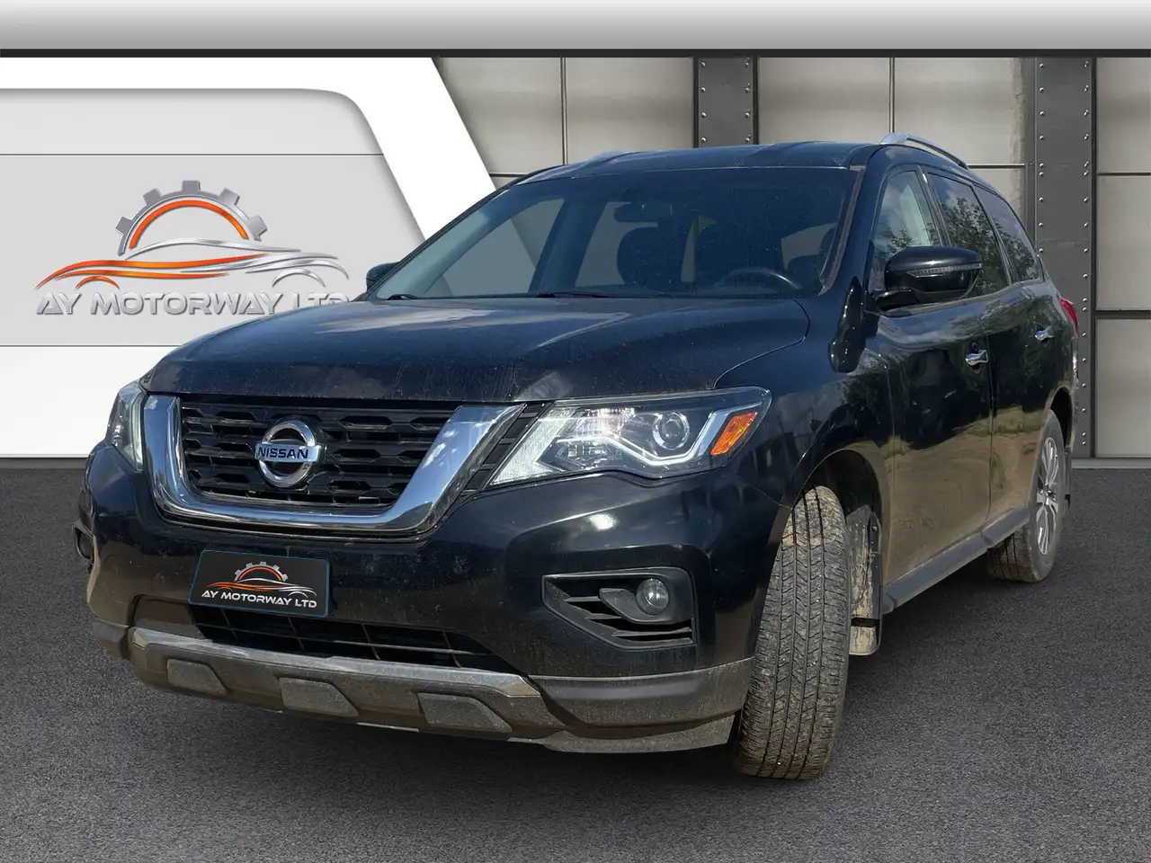 Nissan Pathfinder снимка Nissan Pathfinder