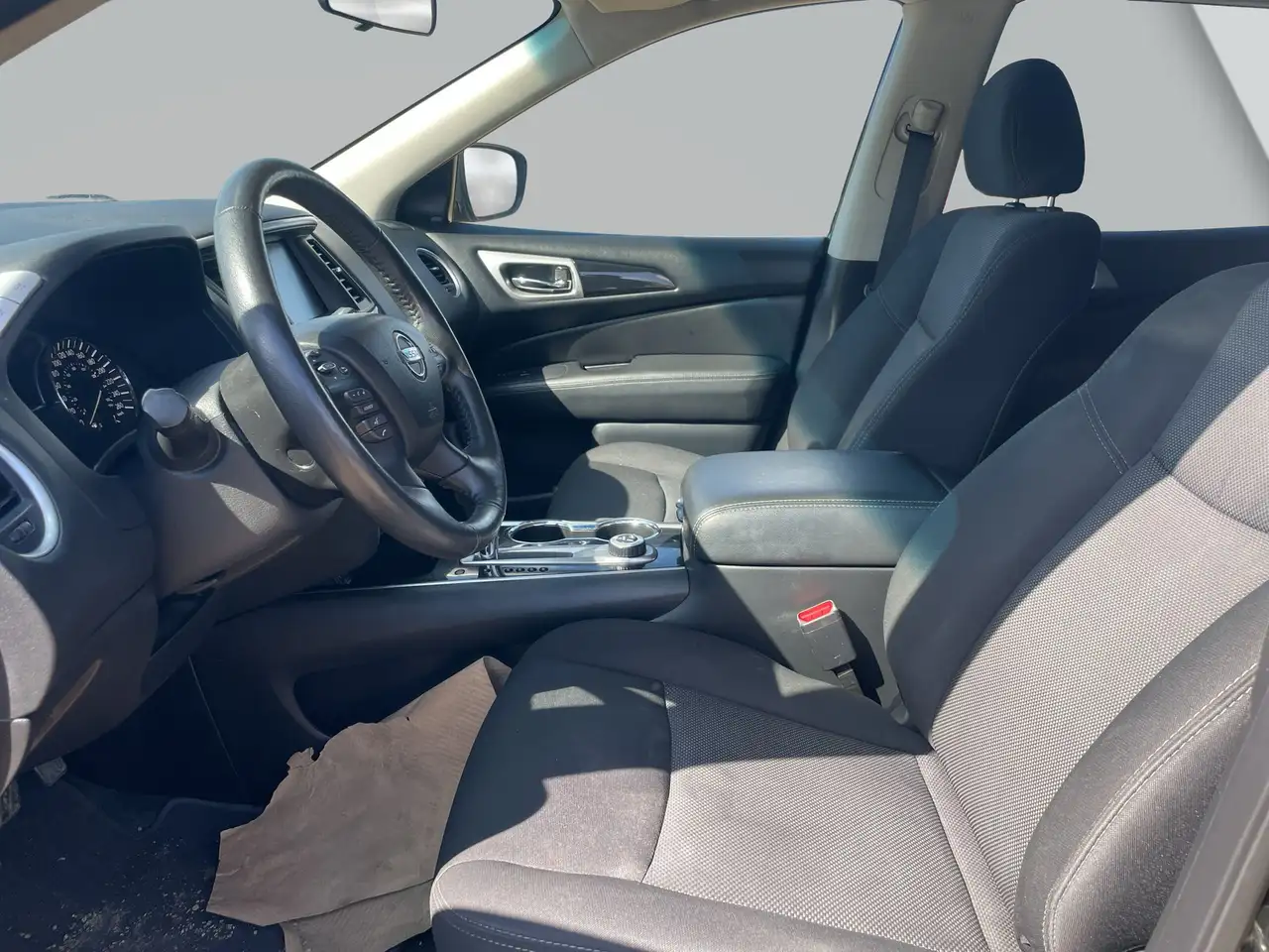 Nissan Pathfinder снимка Nissan Pathfinder