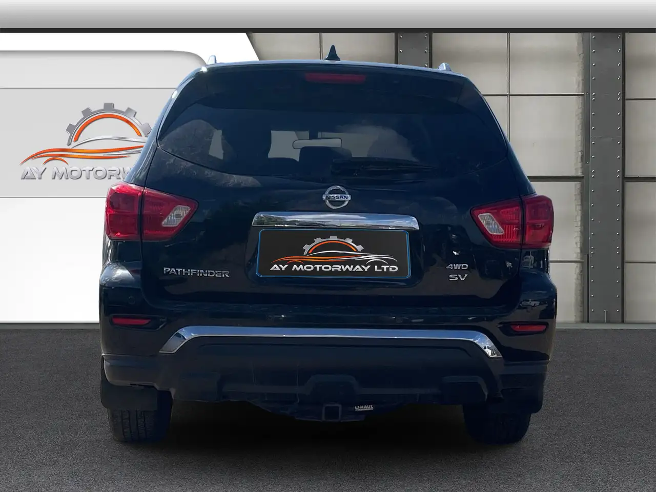 Nissan Pathfinder снимка Nissan Pathfinder