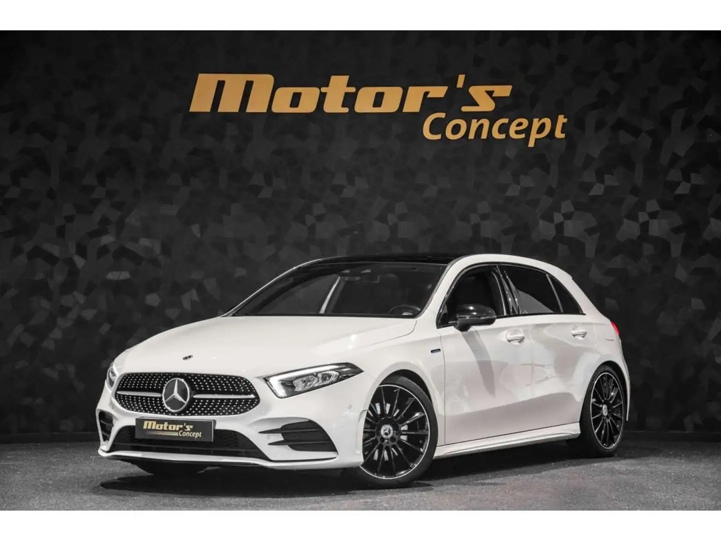 Mercedes-Benz A 250 E AMG LINE Wit - 1