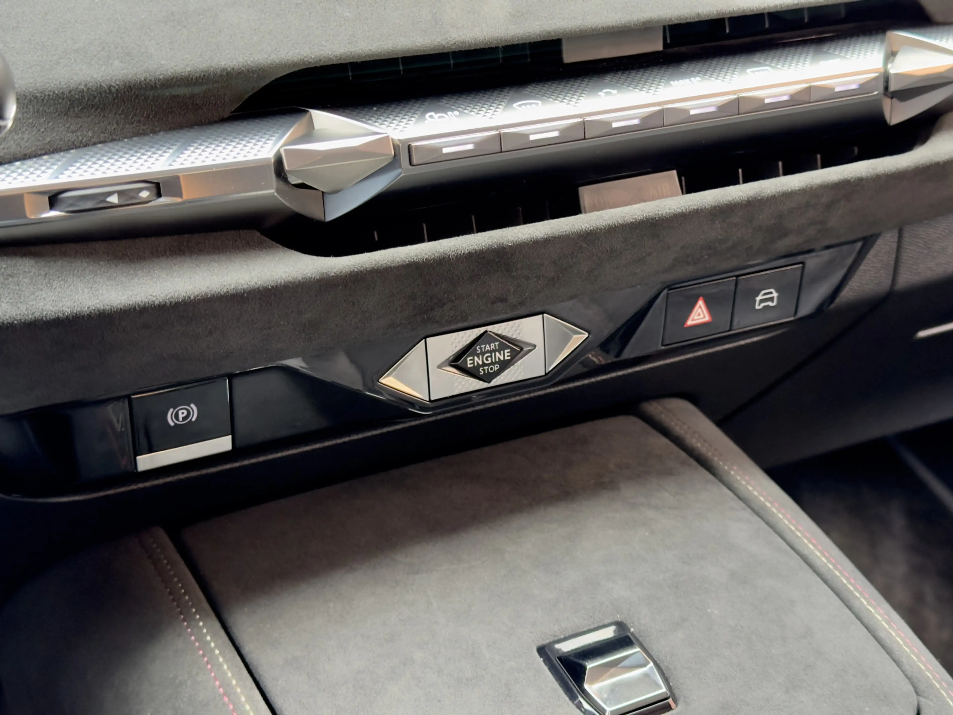DS Automobiles DS 4 1.2 AUT8 PERFORMANCE-LINE LEDER NAVI CAMERA APPL-C — photo 8