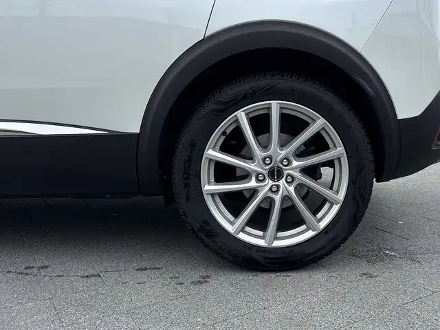 Peugeot 3008 view 9