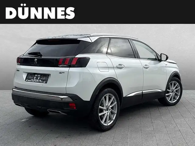 Peugeot 3008 view 2