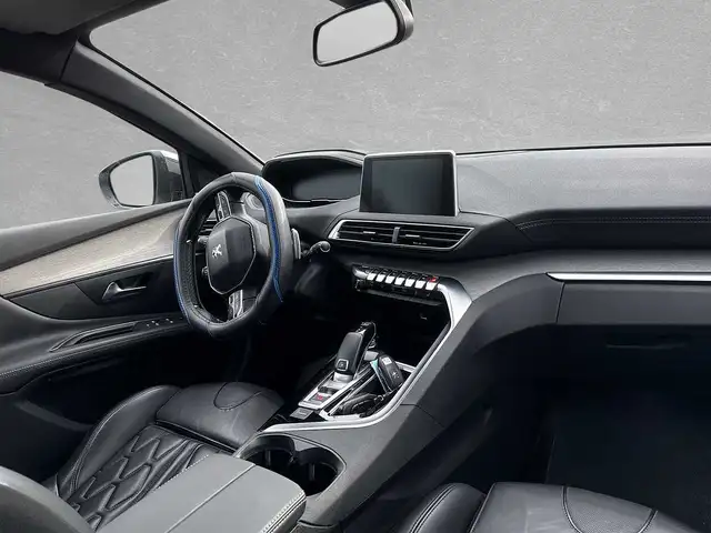 Peugeot 3008 view 4