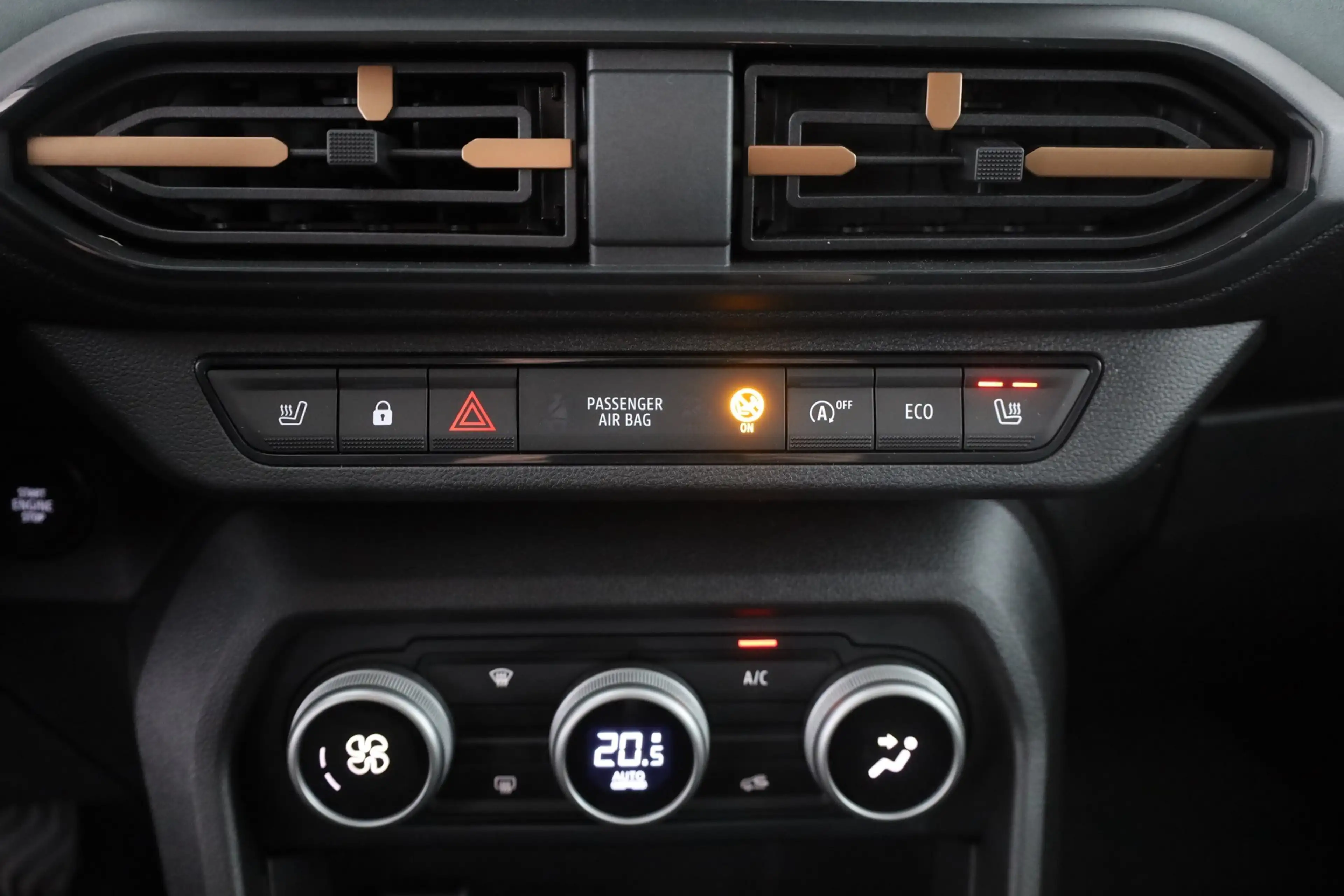 Dacia Jogger TCe 110 Extreme LED 7-Sitzer Kamera — photo 12