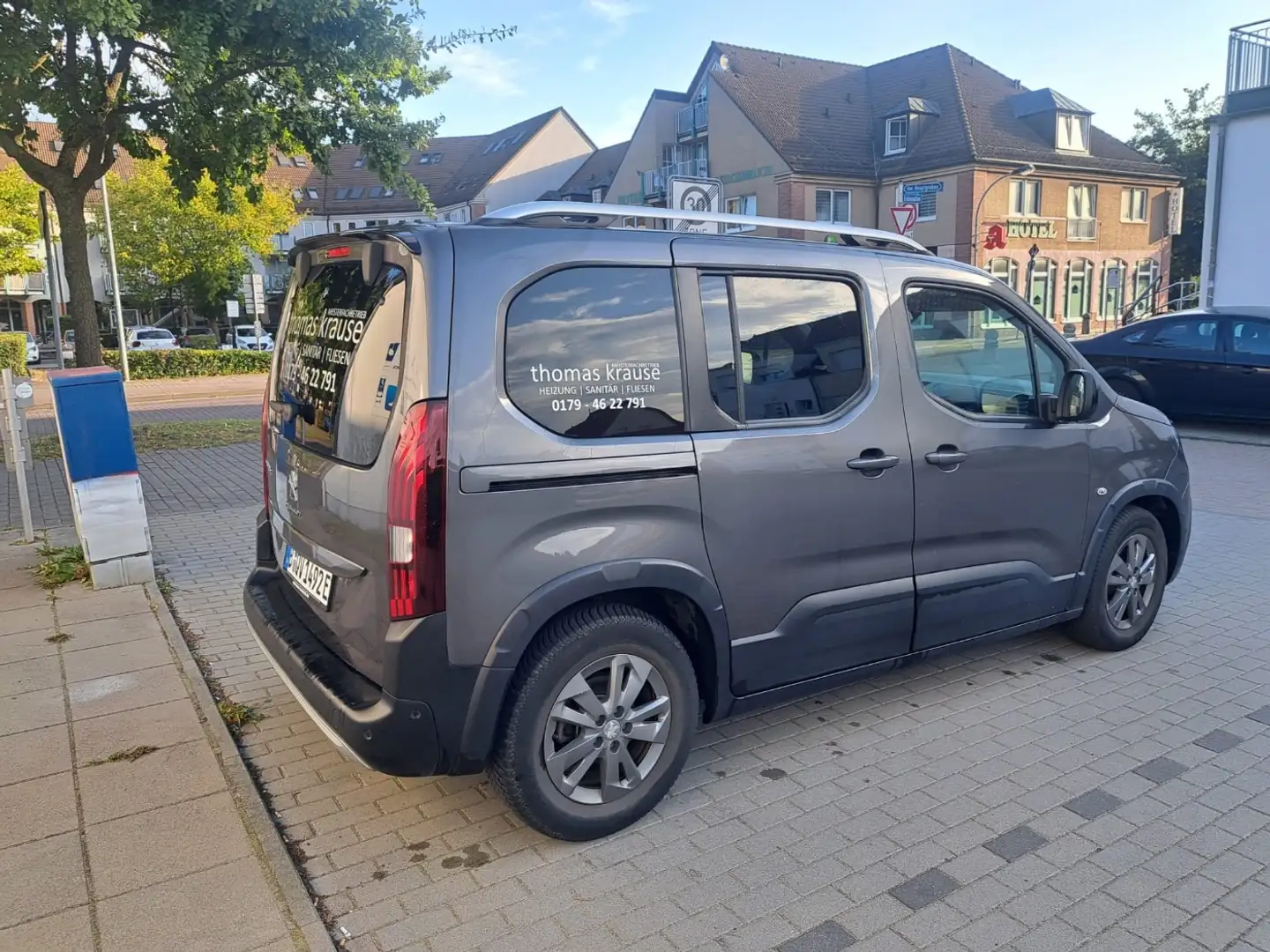 Peugeot e-Rifter L1 Allure Pack Gris - 2