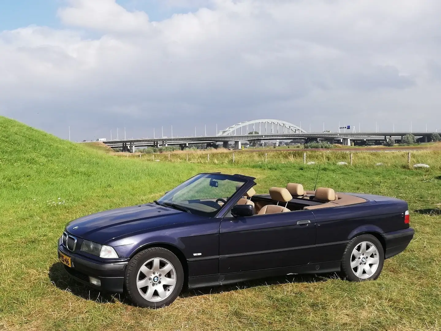 BMW 318 318i - 1
