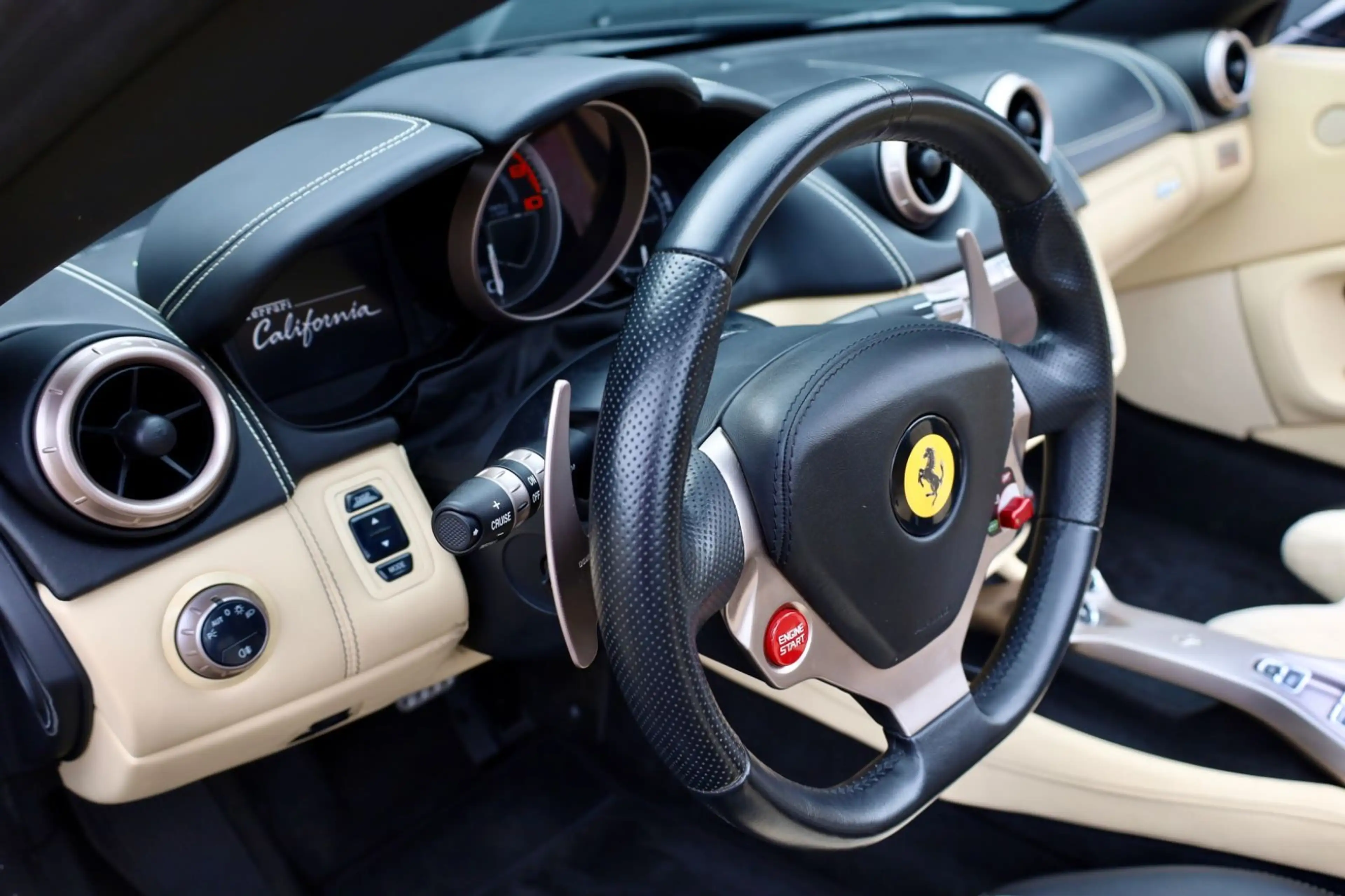 Ferrari California 4.3 V8 2-Sitzer *UNIKAT* — photo 9
