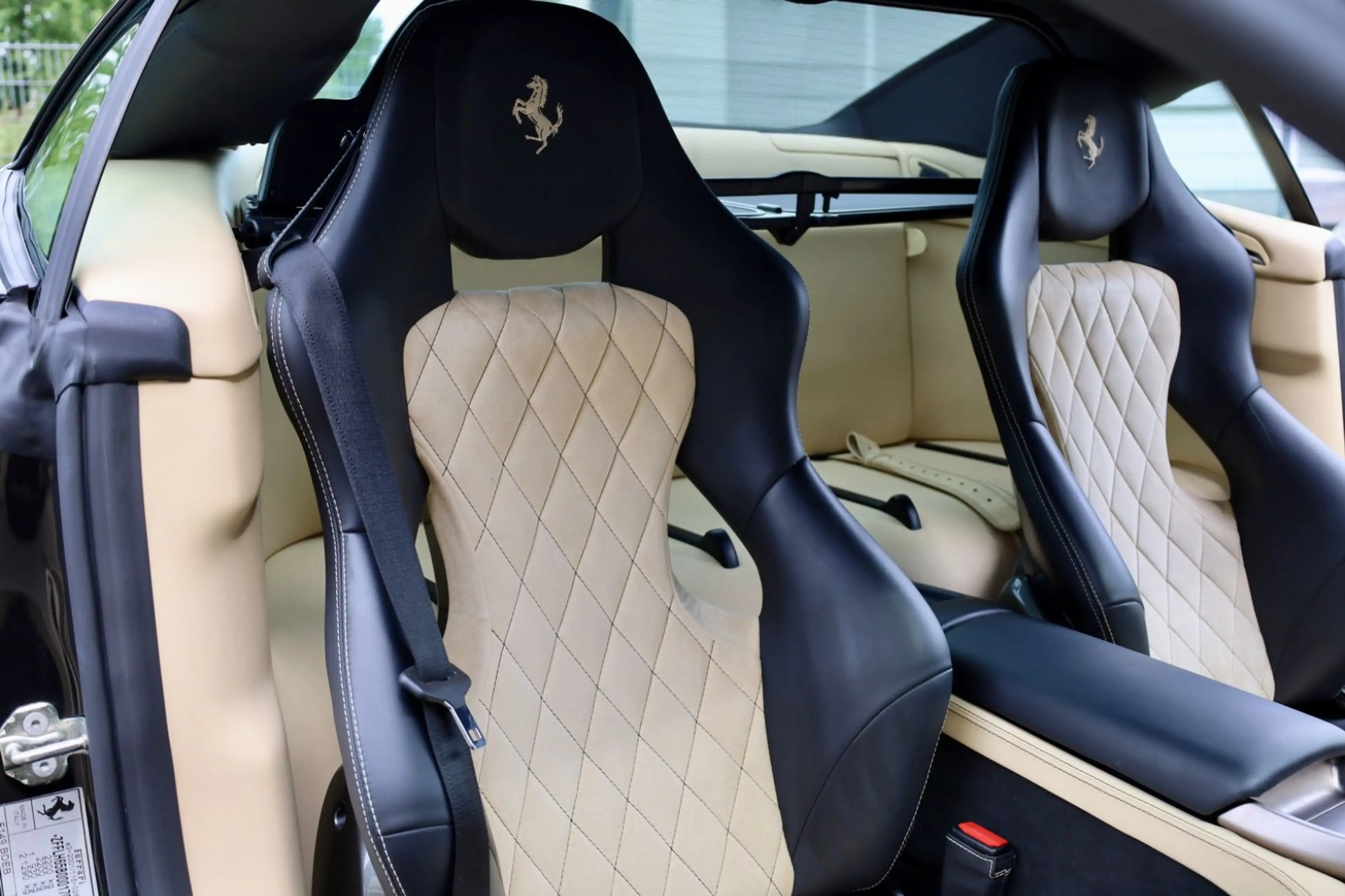 Ferrari California 4.3 V8 2-Sitzer *UNIKAT* — photo 14