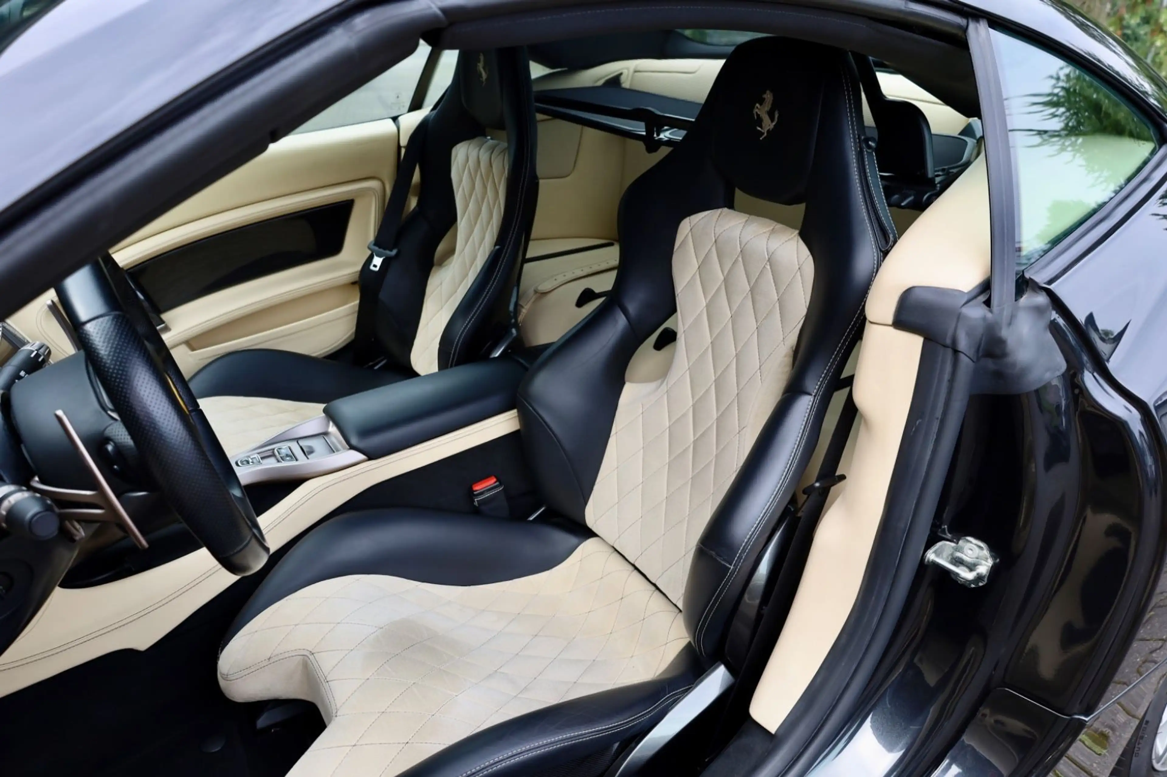 Ferrari California 4.3 V8 2-Sitzer *UNIKAT* — photo 13