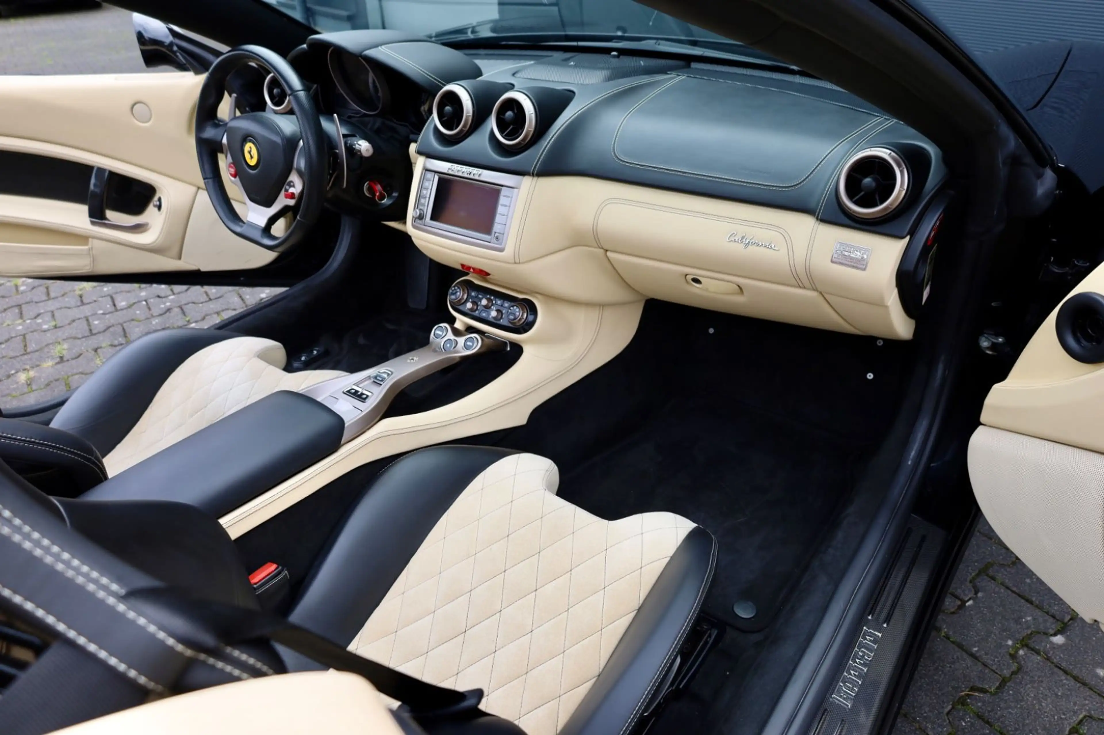 Ferrari California 4.3 V8 2-Sitzer *UNIKAT* — photo 12