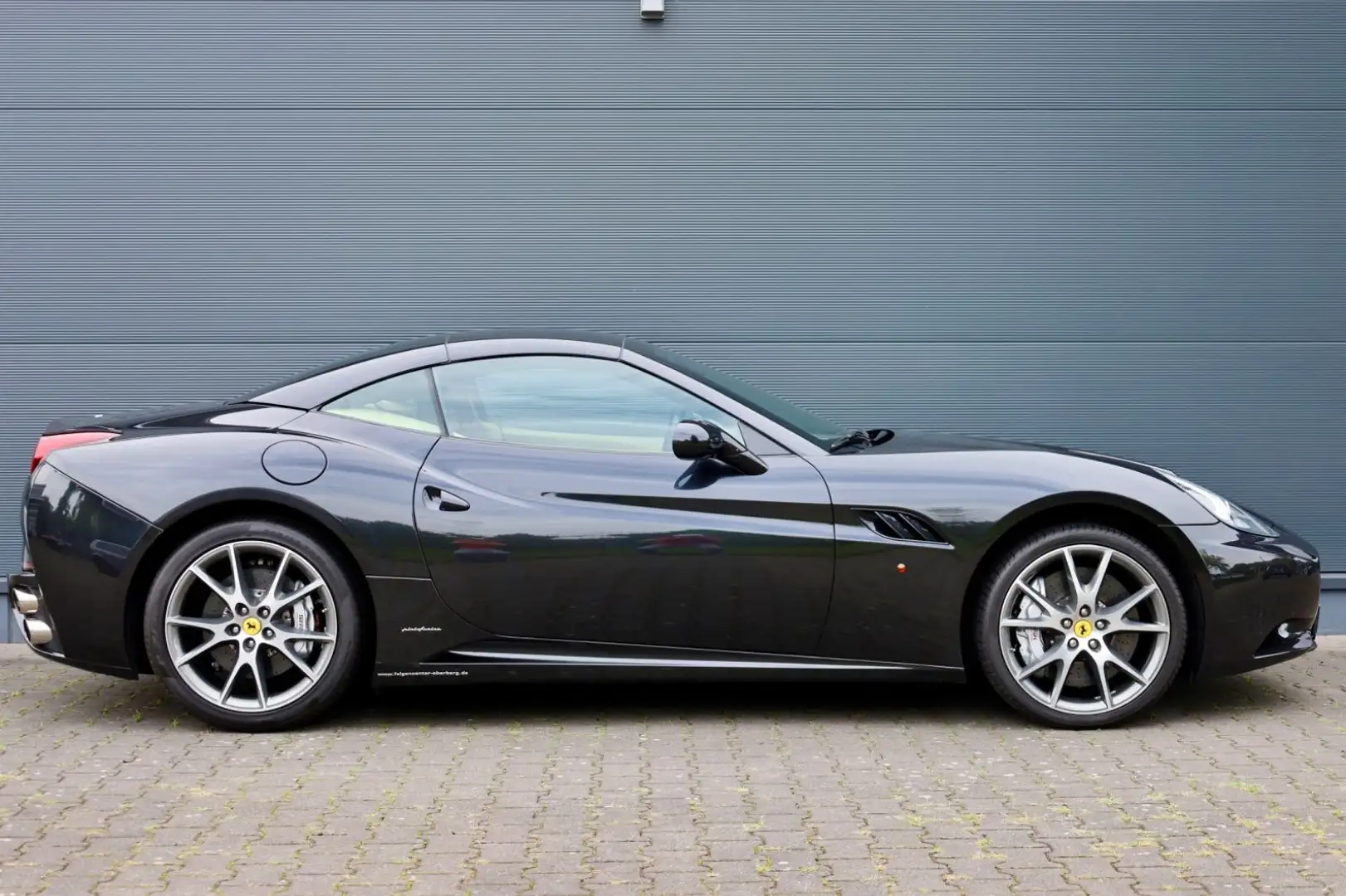 Ferrari California 4.3 V8 2-Sitzer *UNIKAT* Schwarz - 2
