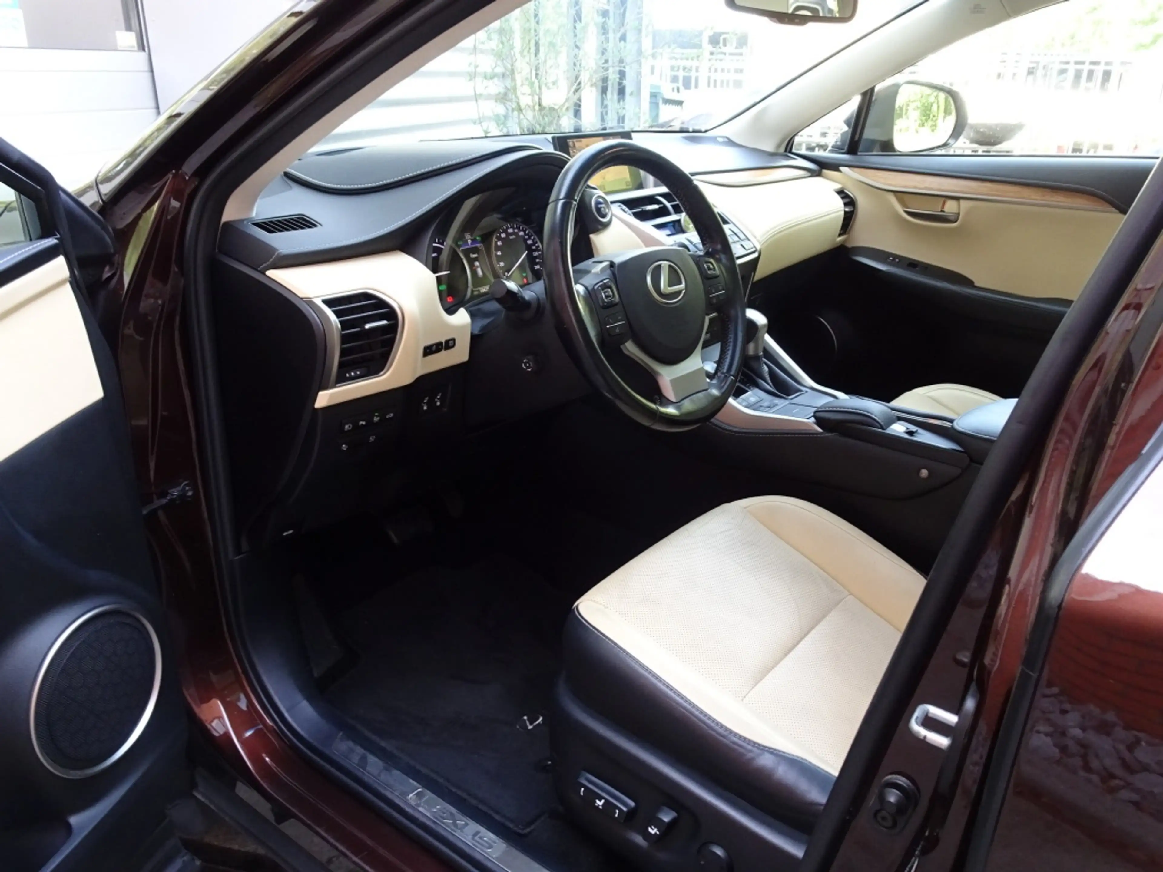 Lexus NX 300h AWD President *Pano/Mark L./HUD/Stoelkoeling/Trekh — photo 7