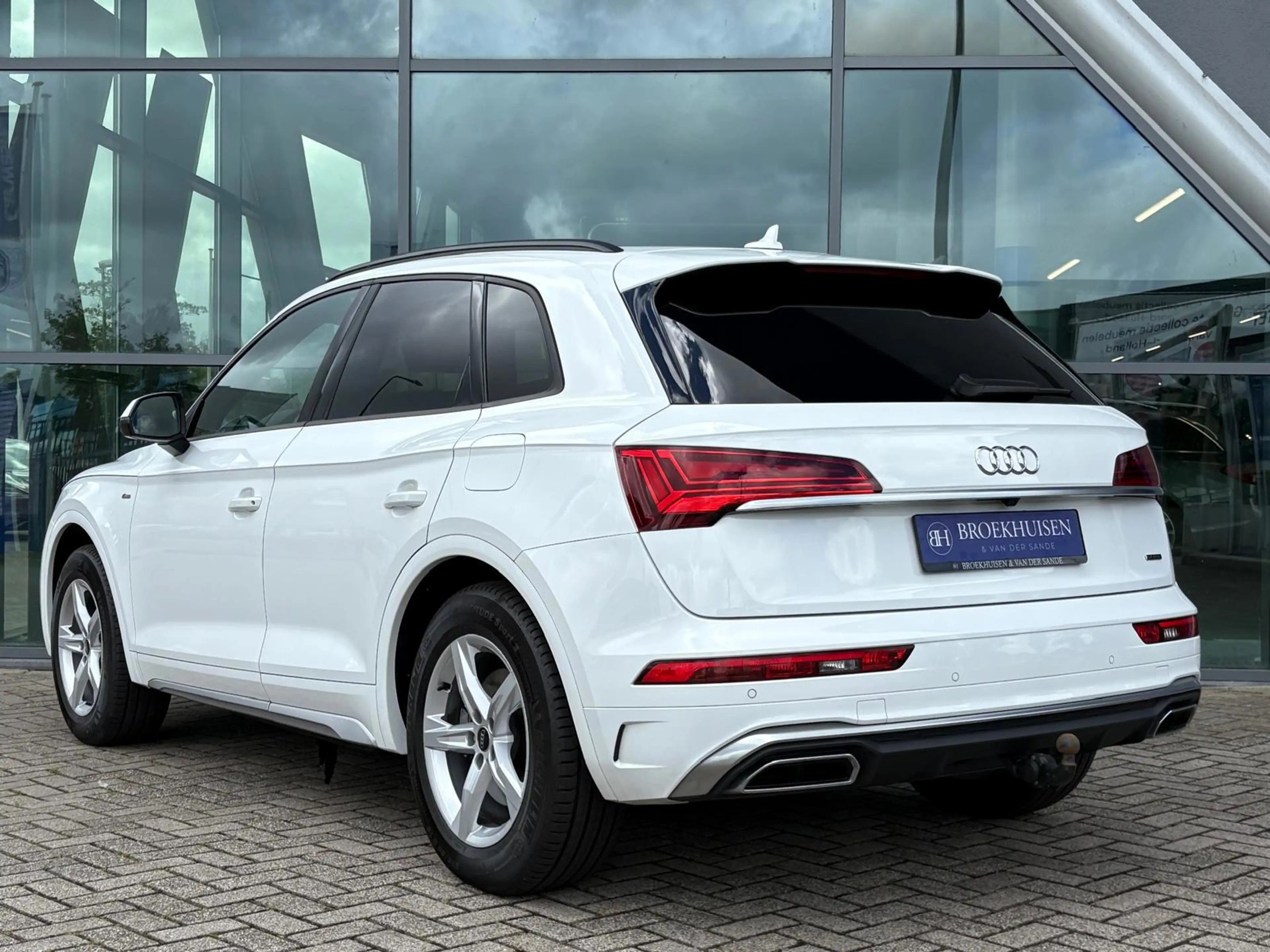Audi Q5 55 TFSI e S edition Competition FACELIFT 367pk Luc — photo 4