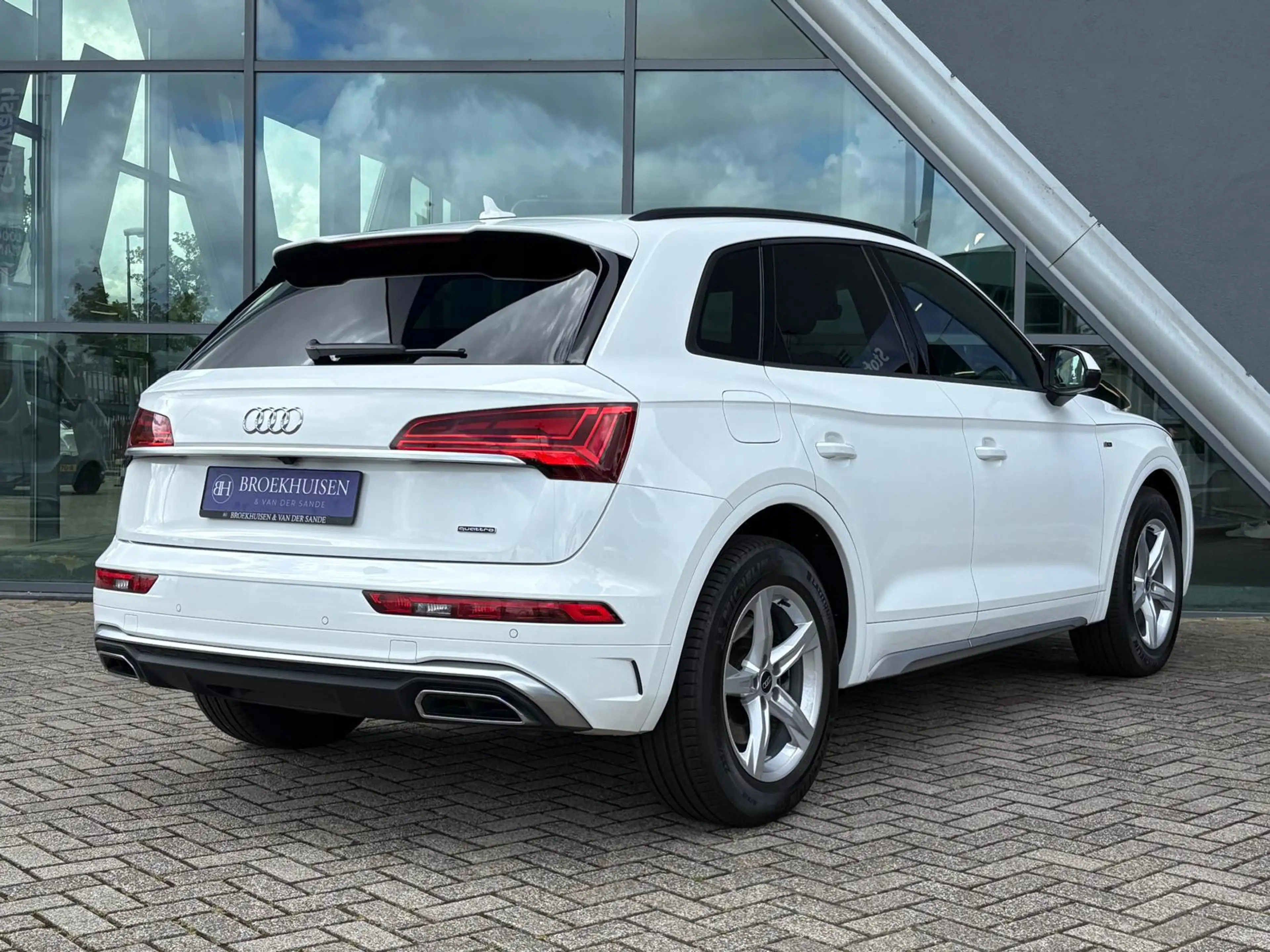 Audi Q5 55 TFSI e S edition Competition FACELIFT 367pk Luc — photo 2