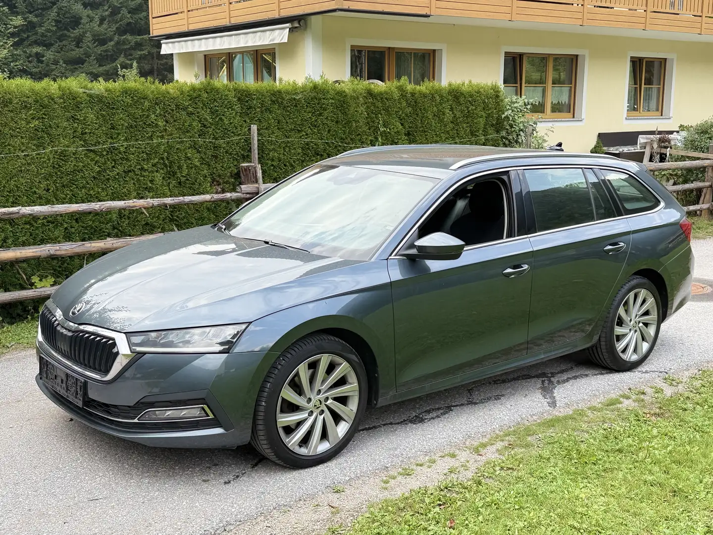 Skoda Octavia Octavia Combi Allrad 2,0 TDI Style DSG Style Led Grau - 1