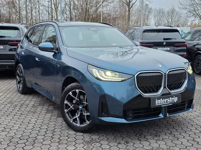 BMW X3 view 3