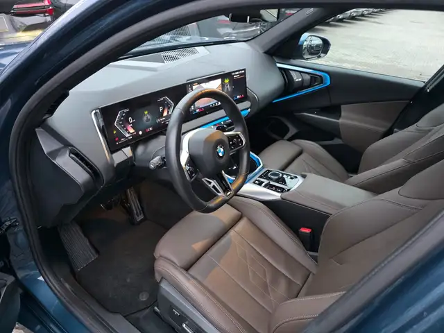 BMW X3 view 11