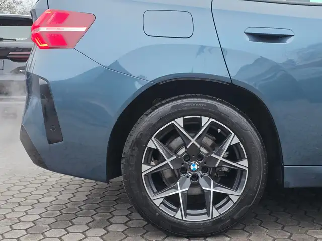 BMW X3 view 10