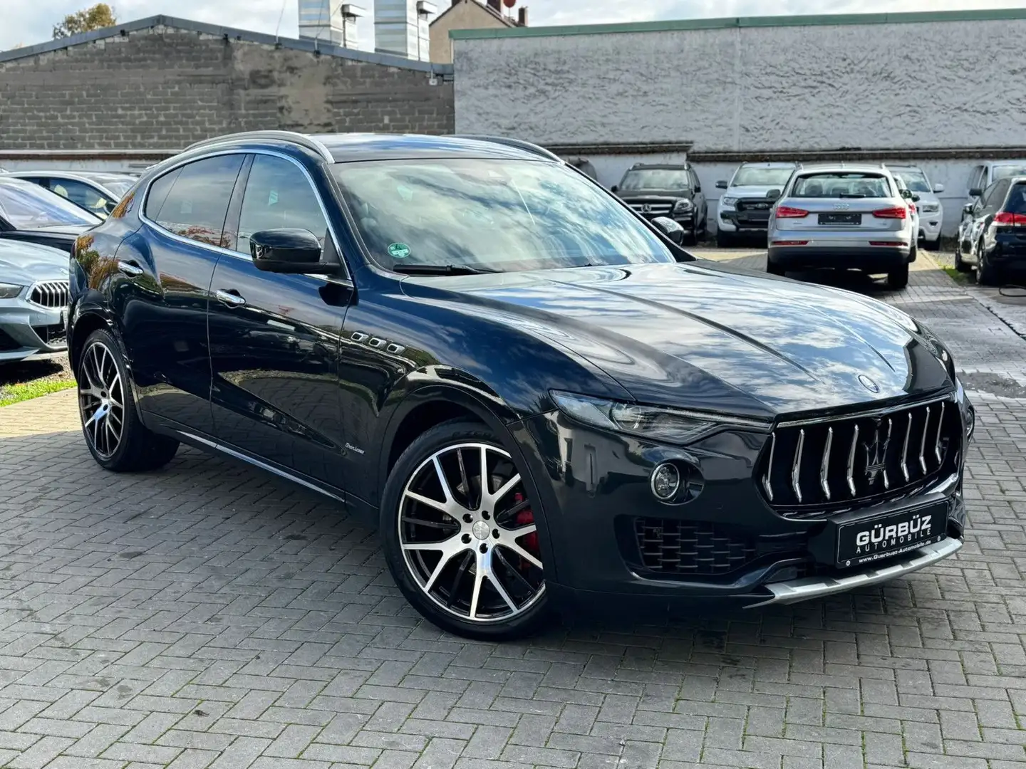 Maserati Levante GranLusso Diesel Navi*21"* Schwarz - 1