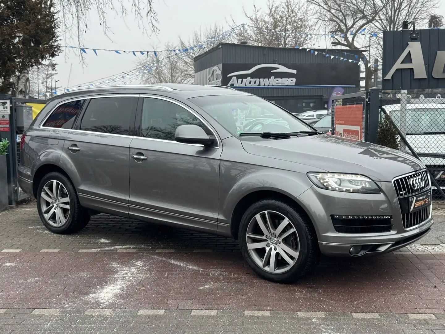 Audi Q7 3.0 TDI quattro*7Sitze*Aut*Nav*EU6*Bose*Pano* Grau - 1