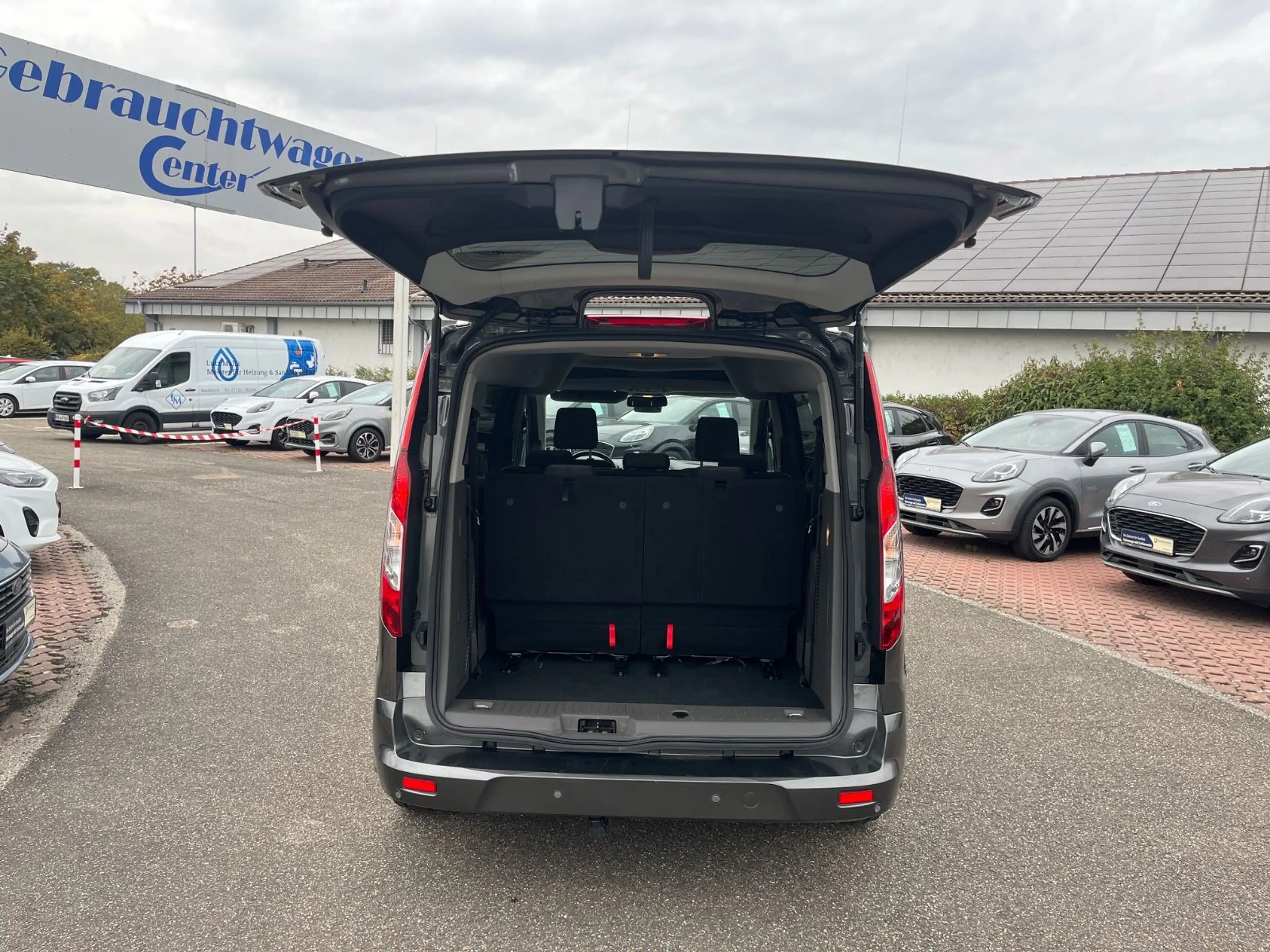 Ford Grand Tourneo Connect + Navi+ Anhängerk. abnehm. — photo 8