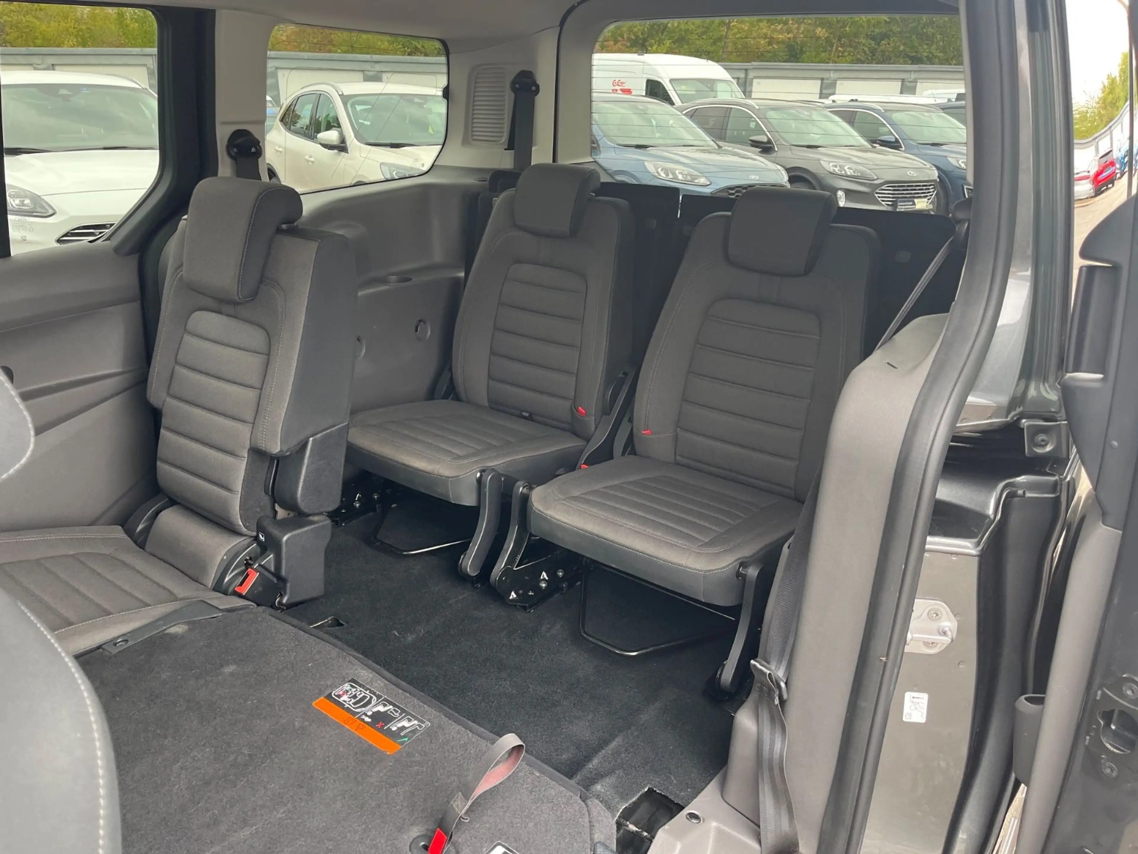 Ford Grand Tourneo Connect + Navi+ Anhängerk. abnehm. — photo 13