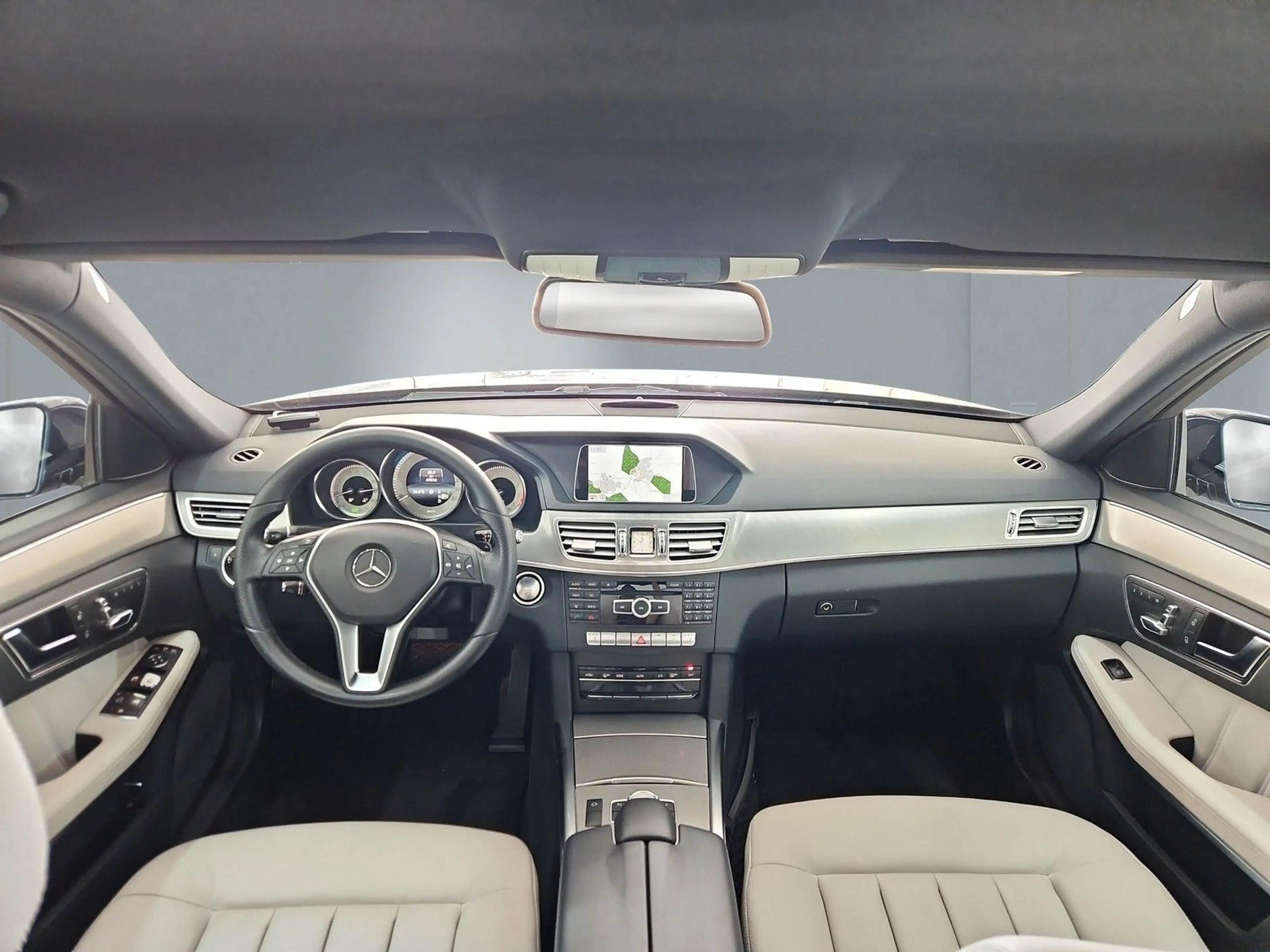 Mercedes-Benz E 300 CGI 4Matic *ACC*SHZ*PDC*KAM*LEDER*47TKM — photo 9