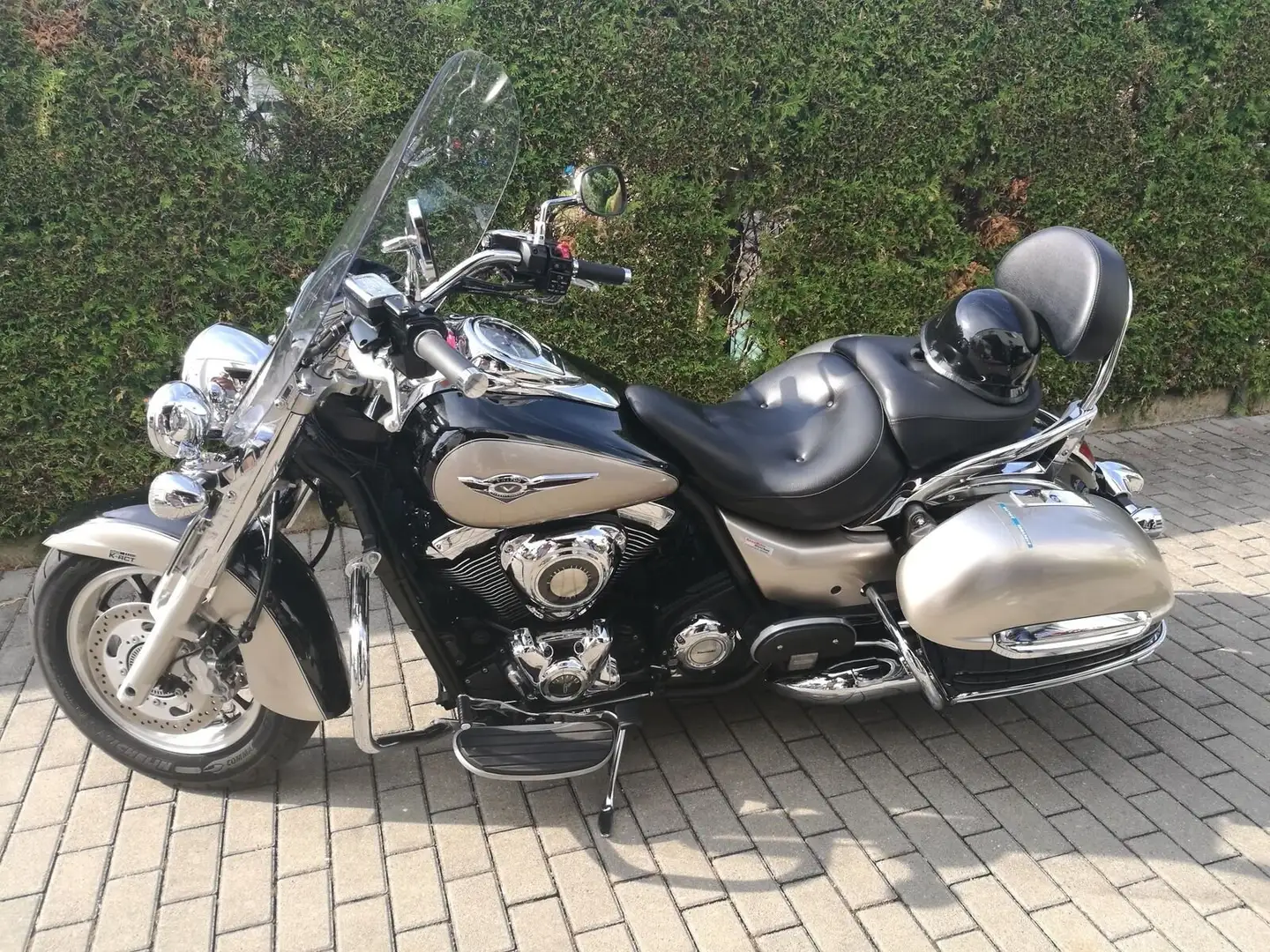 Kawasaki VN 1700 Classic Tourer Noir - 2