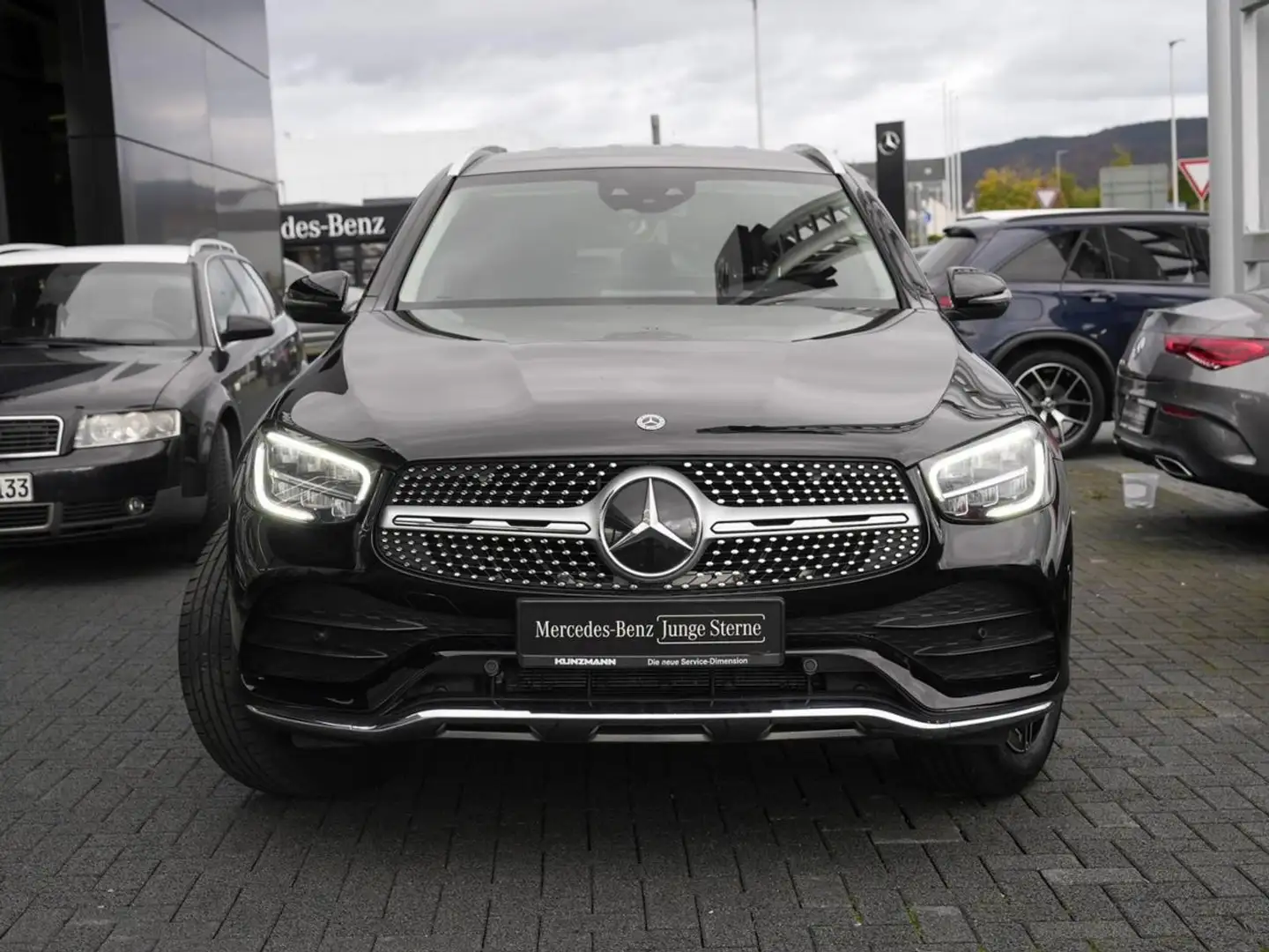 Mercedes-Benz GLC 300 de 4M AMG Kamera Distronic Easy-Pack AHK Noir - 2