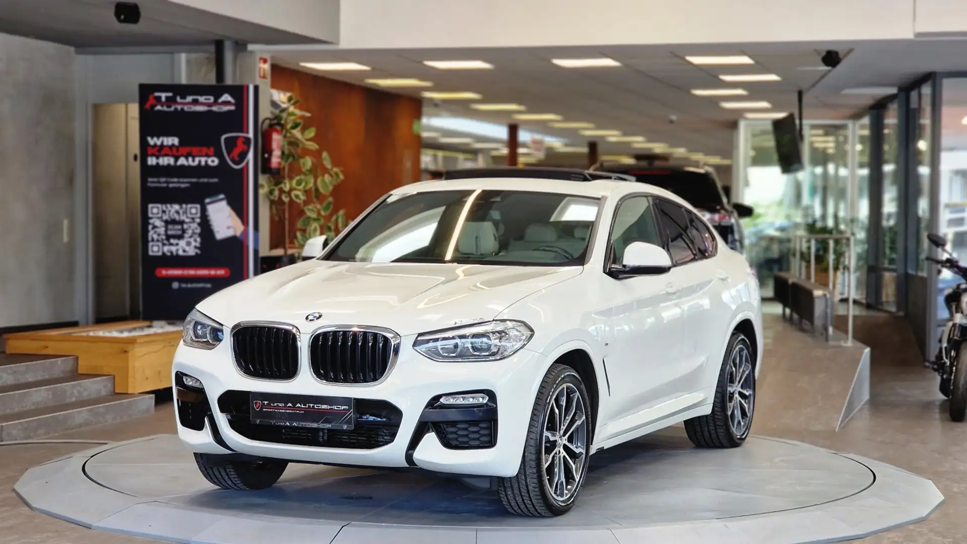 BMW X4 20d xDrive G02 M-Paket Aut. *Pano*Navi*Ambiente*20 Weiß - 1