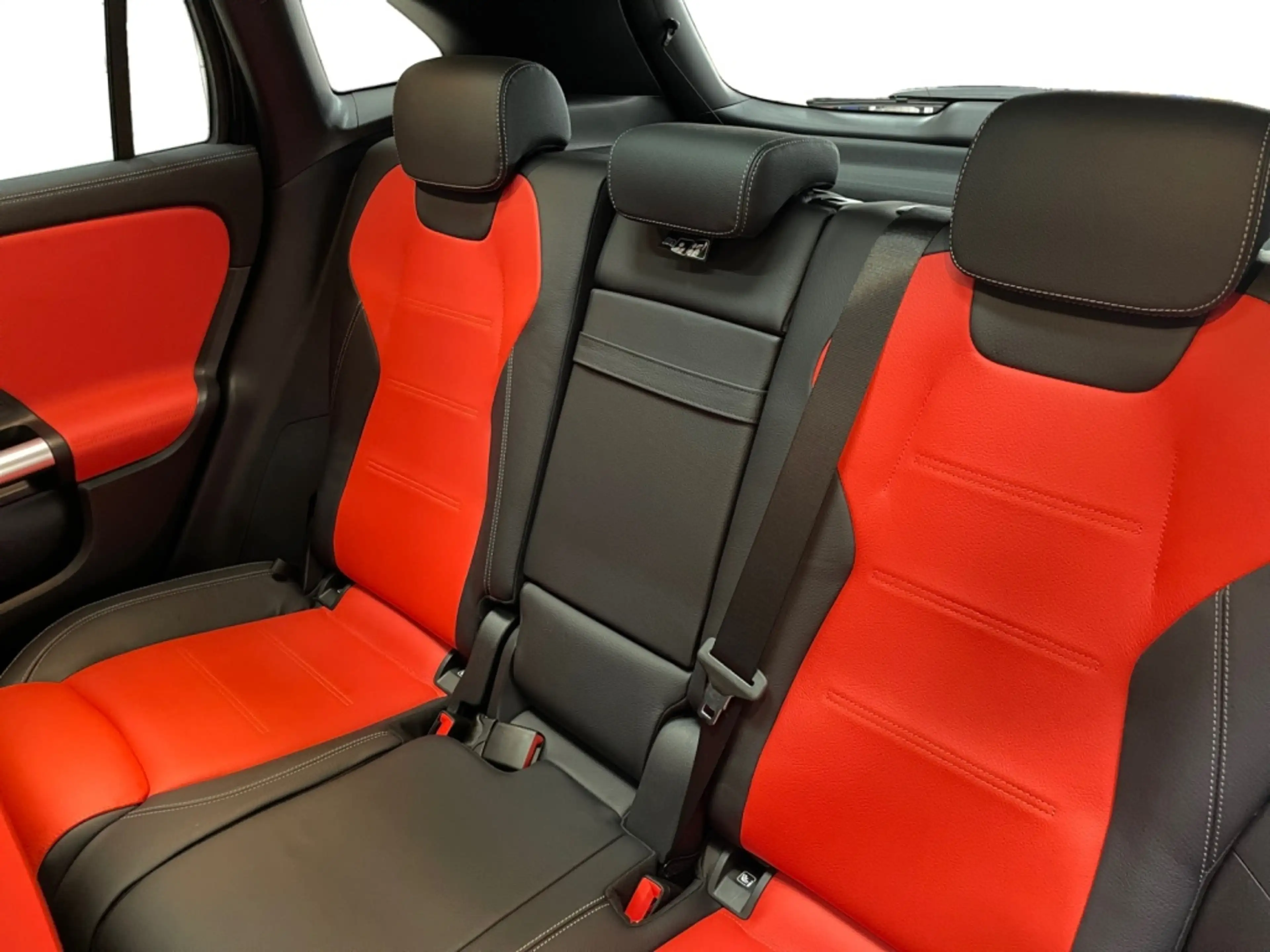 Mercedes-Benz GLA 220 d 4matic AMG AMG+MBUX+MBeam+AHK+HUD+Pano — photo 10