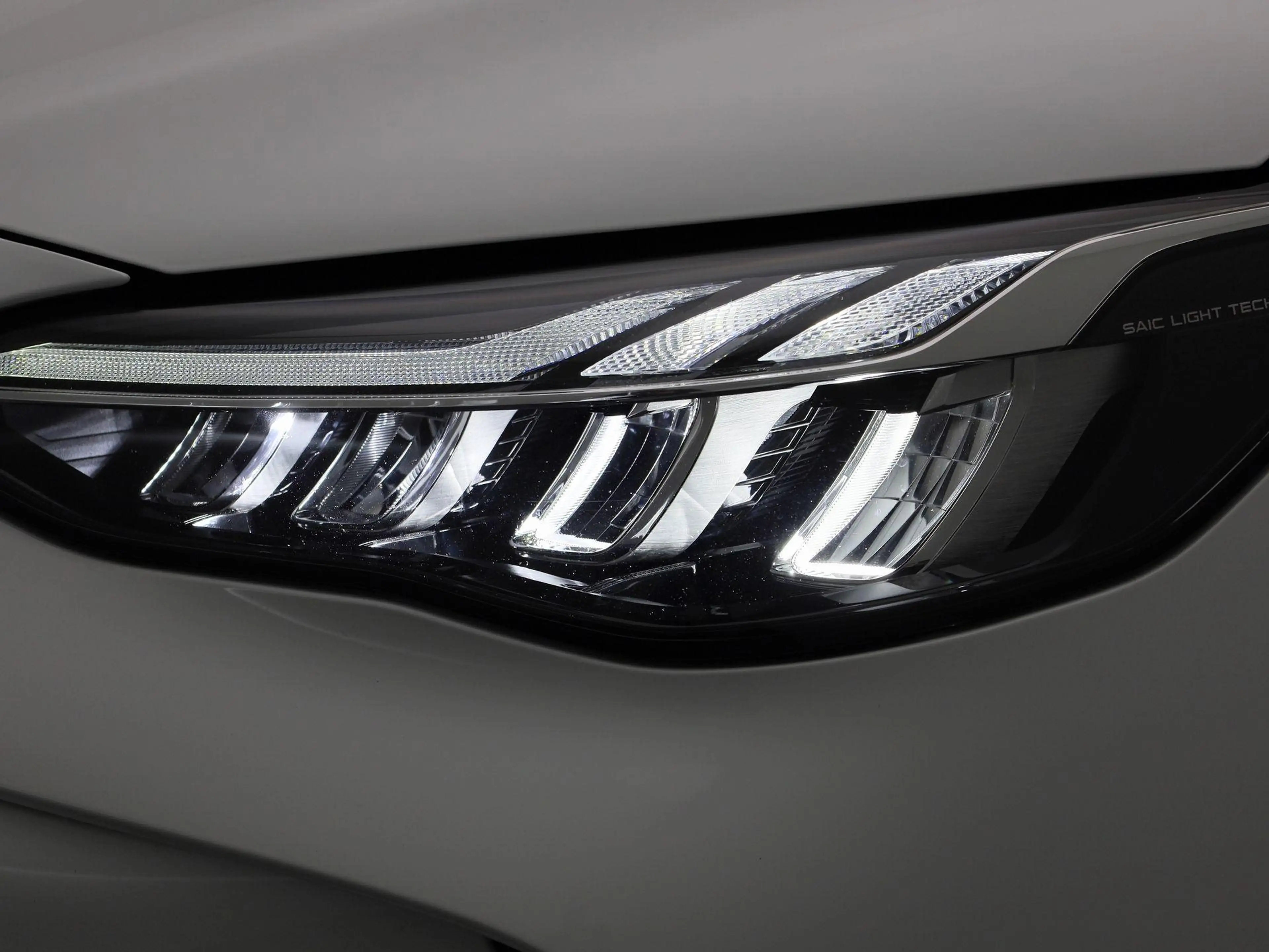MG EHS 1.5 TGDI Comfort PHEV | CAMERA | NAVIGATIE | LEDER — photo 13