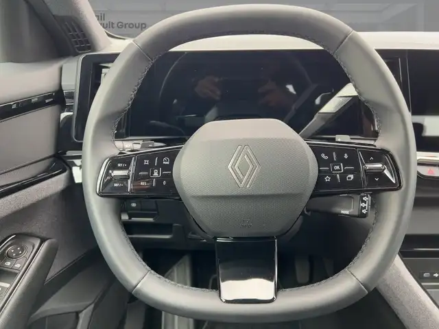 Renault Austral view 11