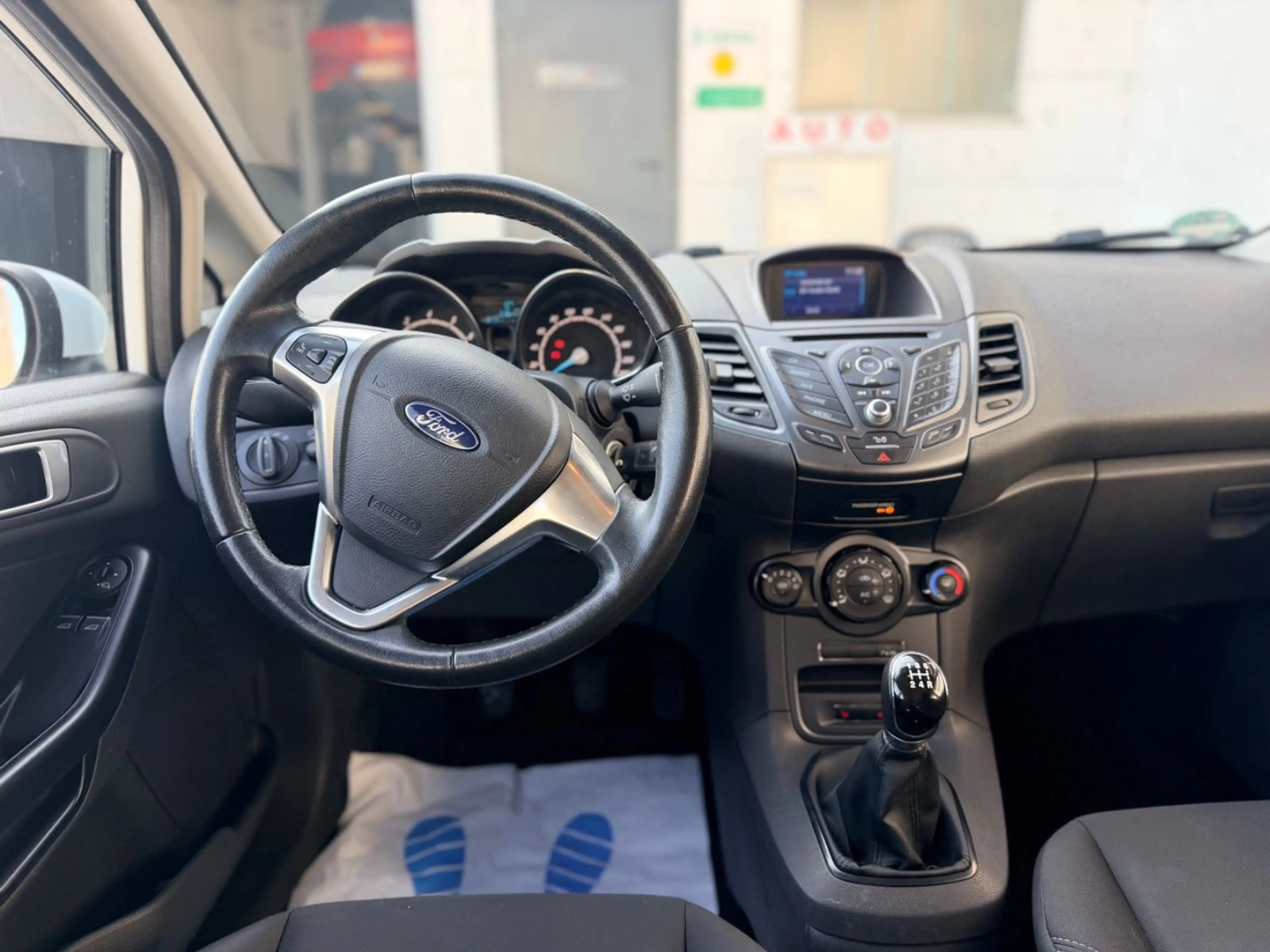 Ford Fiesta Trend Klima Shz 2.Hand 92Tkm — photo 9