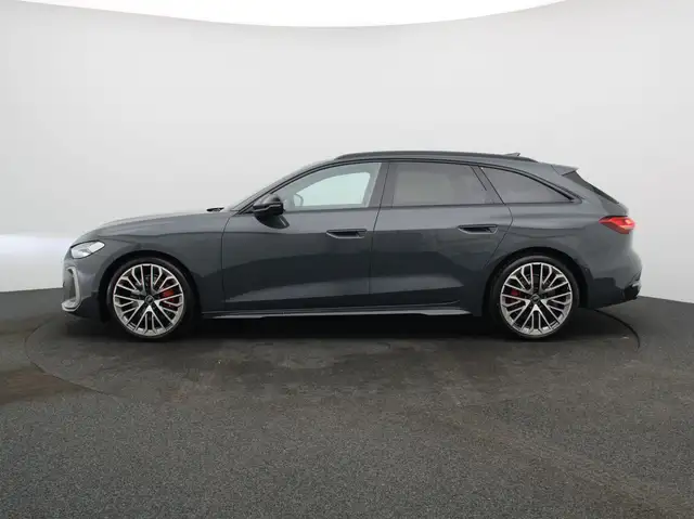 Audi A5 view 4