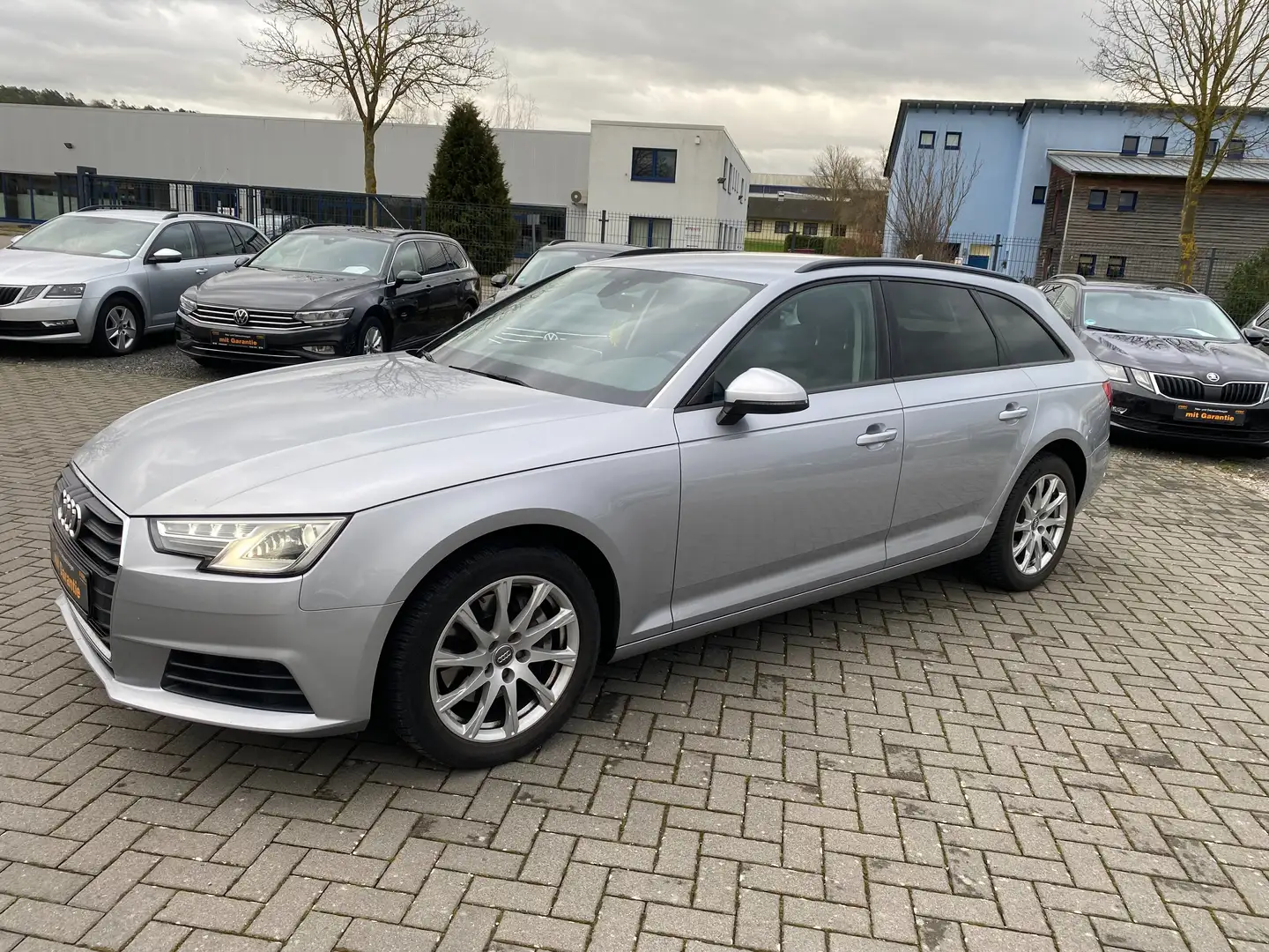 Audi A4 basis. Automatik. Xenon. Navi.Climatronic Gris - 2