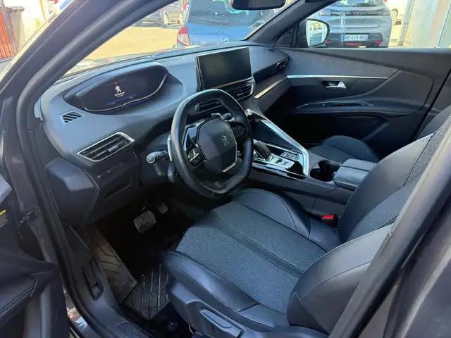 Peugeot 3008 view 9