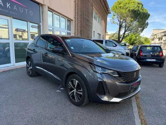 Peugeot 3008 view 3