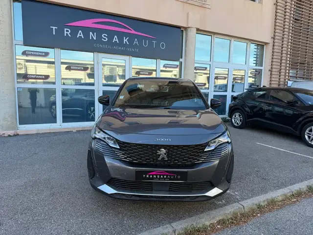 Peugeot 3008 view 2