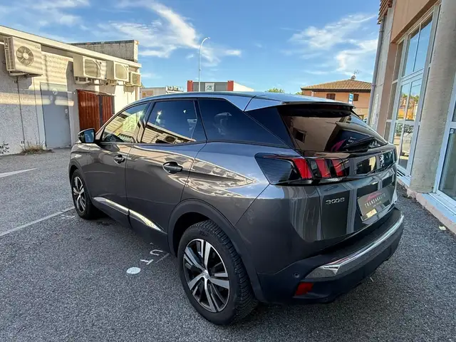 Peugeot 3008 view 7