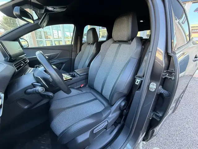 Peugeot 3008 view 10