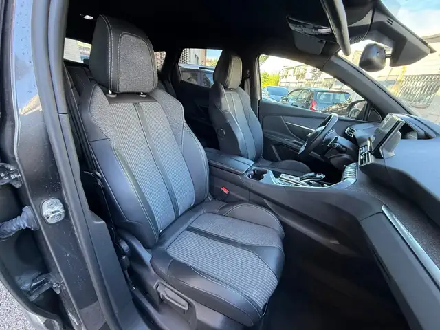 Peugeot 3008 view 12