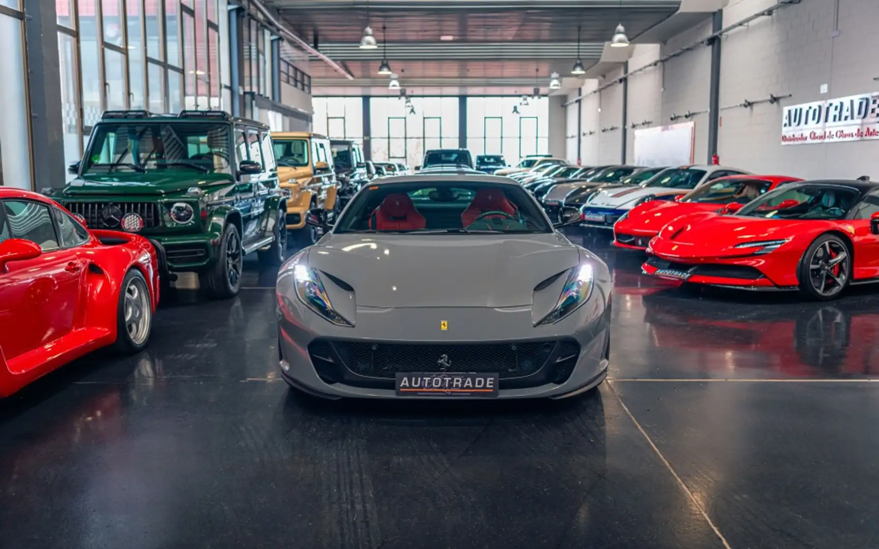 Ferrari 812 Superfast Gris - 2