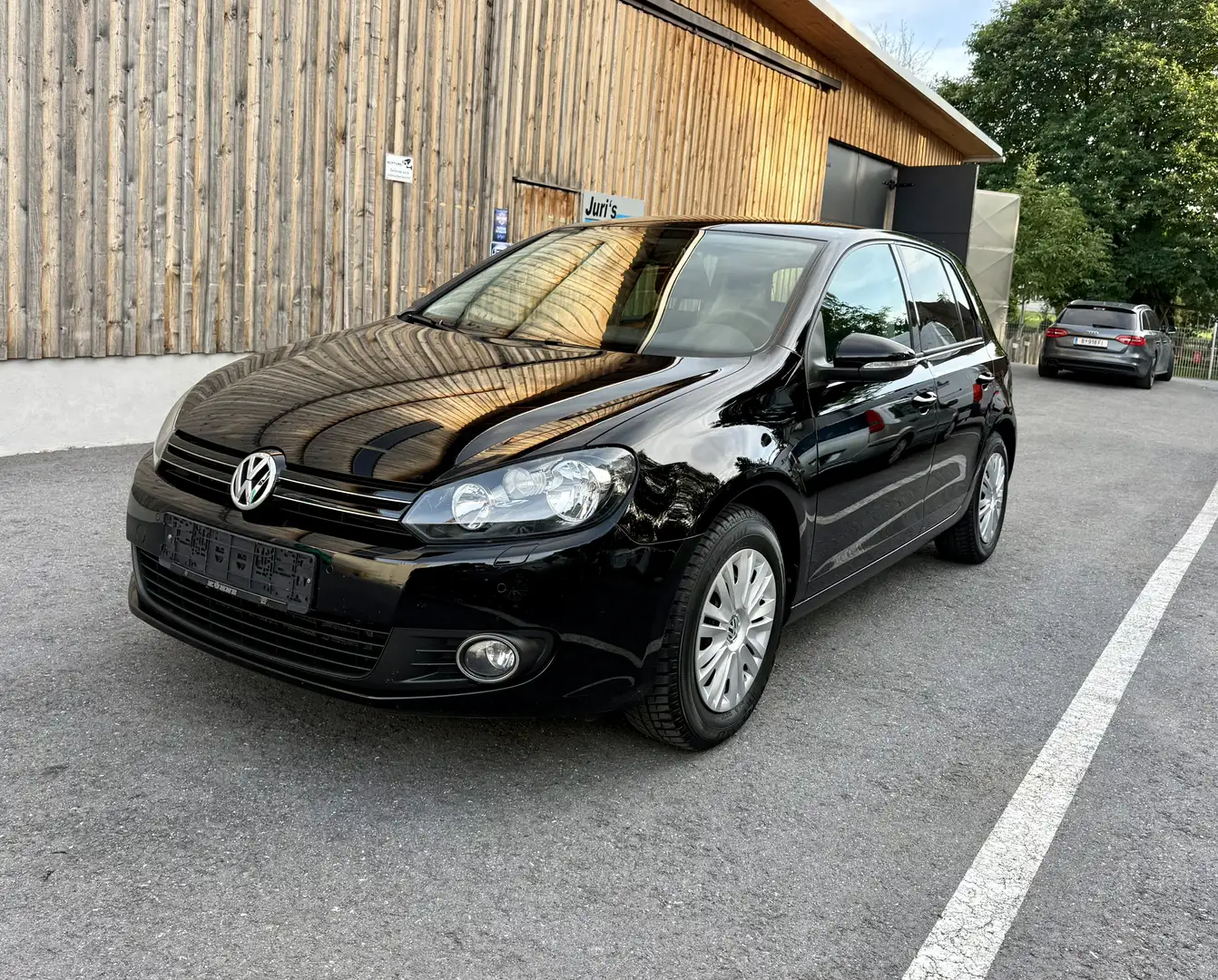 Volkswagen Golf Comfortline 1,4 Benzin Schwarz - 1
