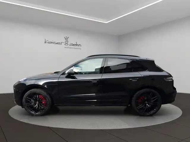 Porsche Macan view 2