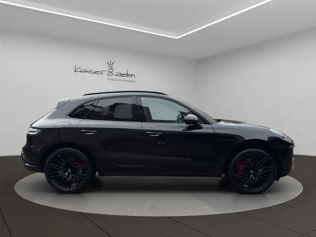 Porsche Macan view 5