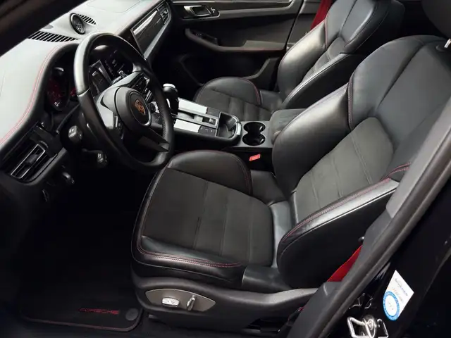 Porsche Macan view 10